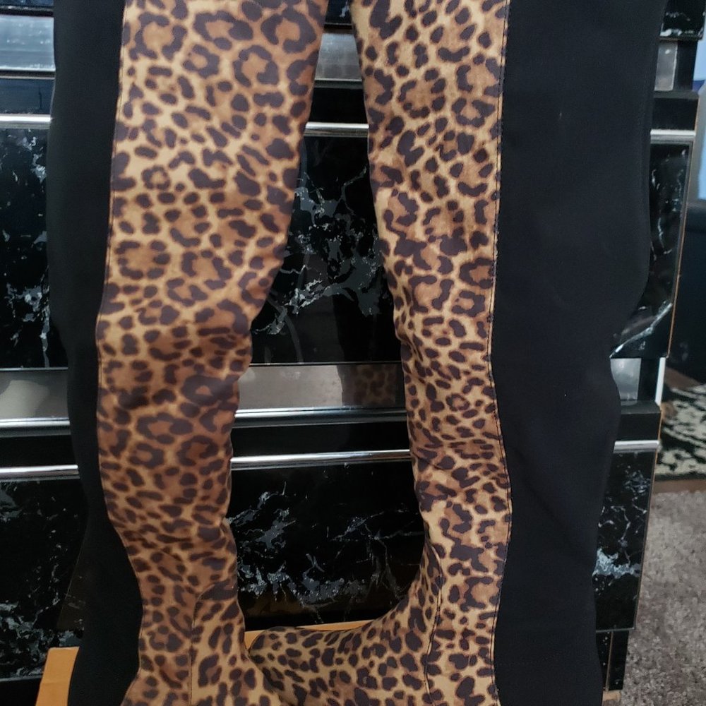 Unisa Leopard print over the knee